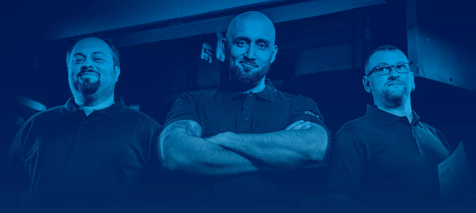 3 glückliche Mitarbeiter der Käppler & Pausch GmbH als Symbol für den Job als Metal Hero